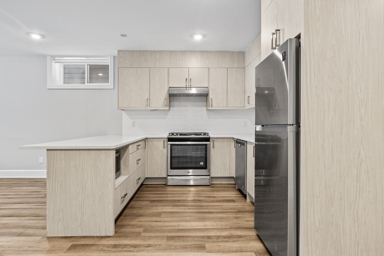 343 Tweedsmuir Avenue - Photo 4 of 23
