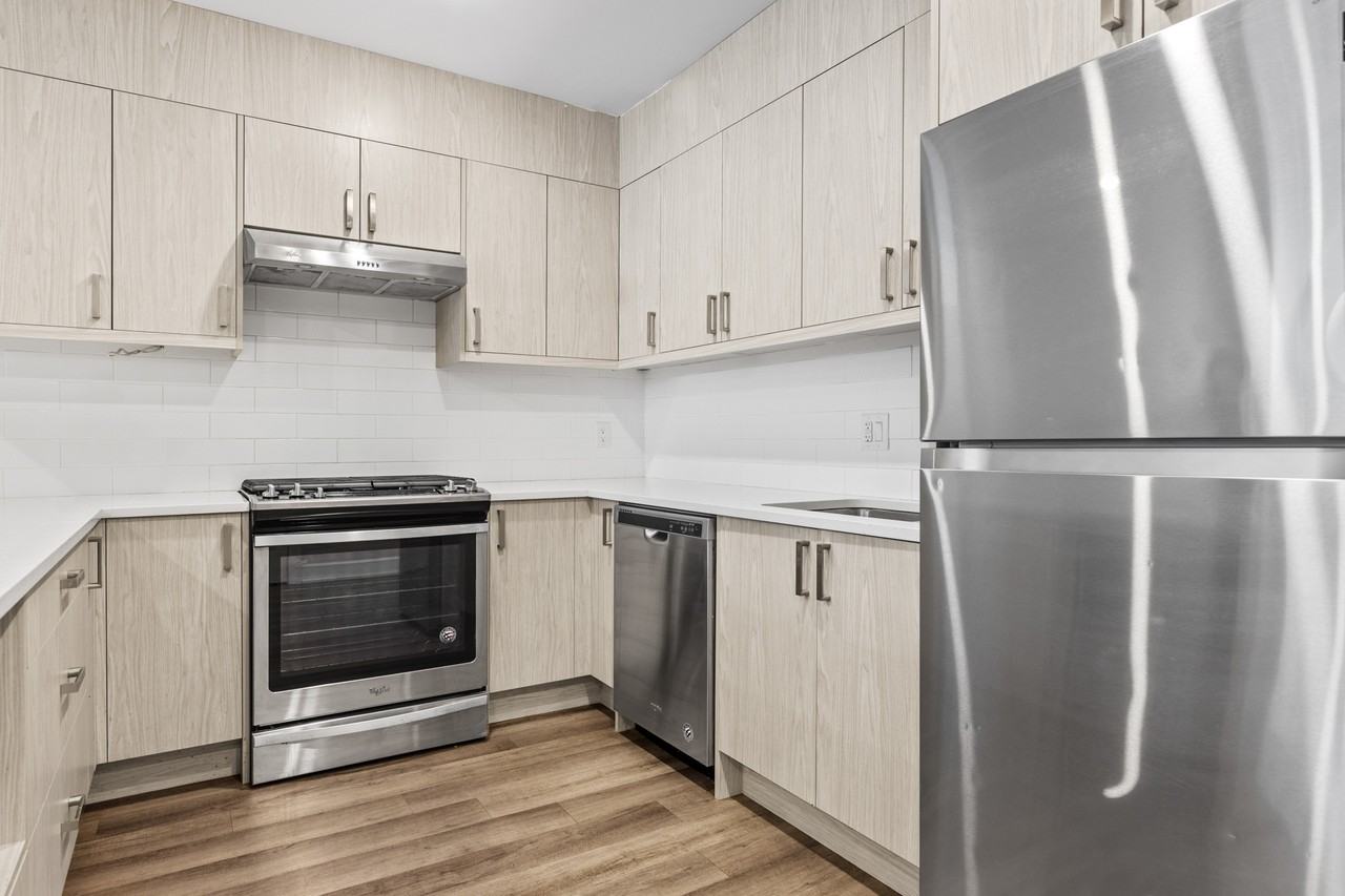 343 Tweedsmuir Avenue - Photo 5 of 23