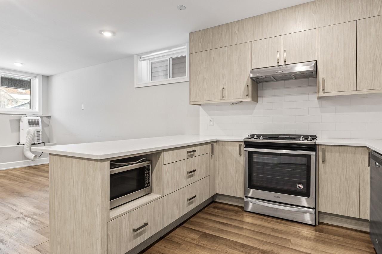 343 Tweedsmuir Avenue - Photo 6 of 23
