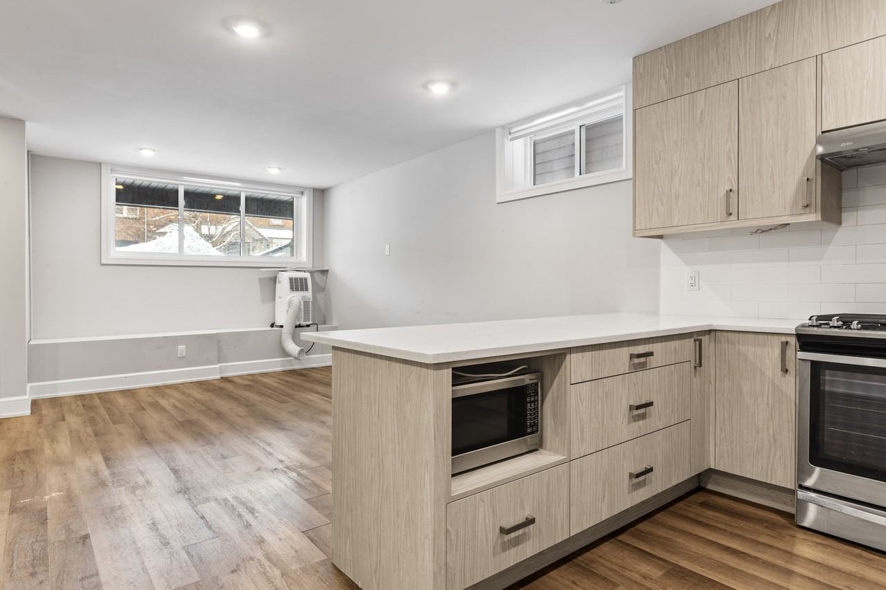 343 Tweedsmuir Avenue - Photo 7 of 23