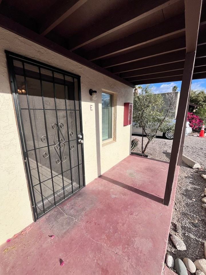 3706 E Fairmount Street - Photo 3 of 27