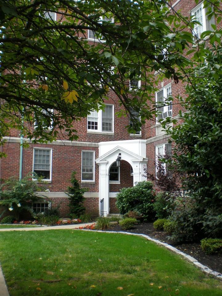 Haddonfield Manor - Photo 7 of 12