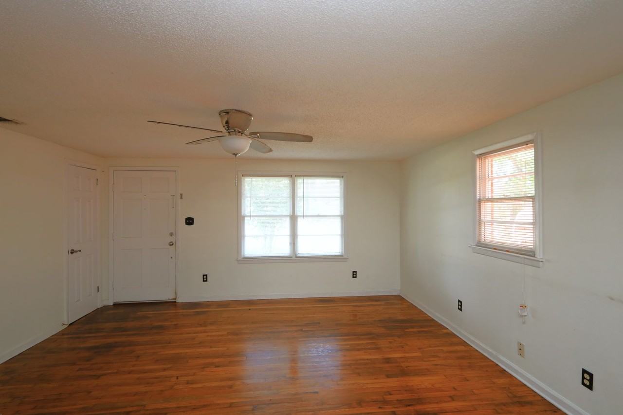 5023 Cedar St - Photo 2 of 13