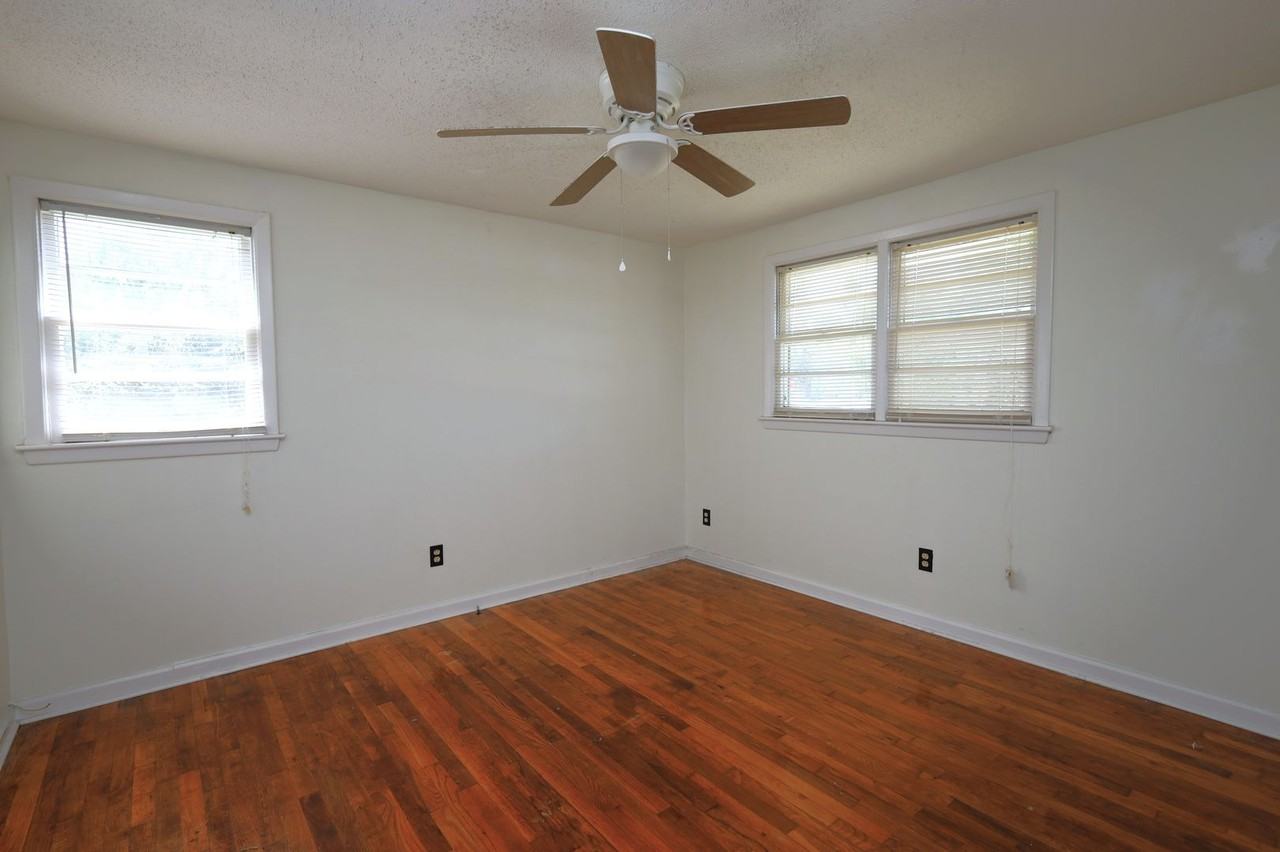 5023 Cedar St - Photo 6 of 13