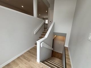 81 Pilgrim Ave - Photo 4 of 30