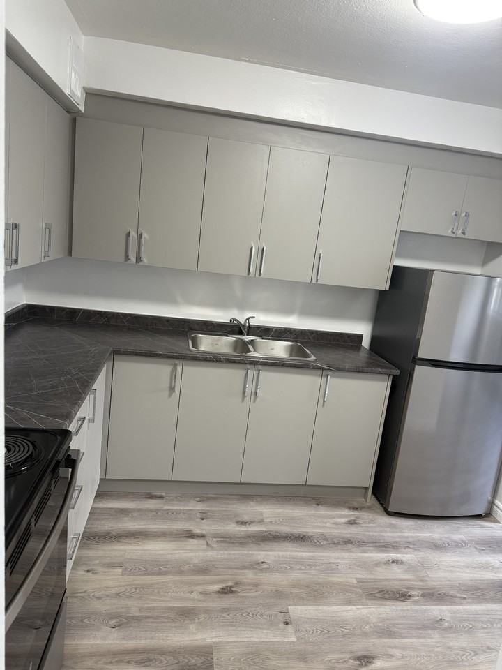 2808 Keele Street Apartments - Photo 2 of 18