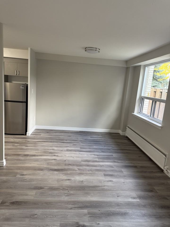 2808 Keele Street Apartments - Photo 4 of 18