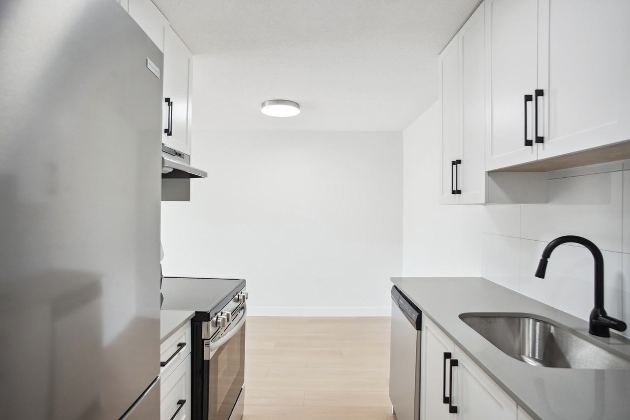 Westview Manor - Photo 4 of 50