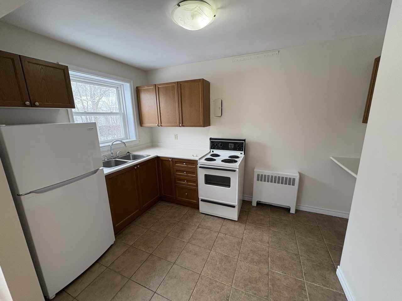 Wellington Apartments - Photo 3 of 19