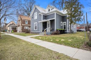 featured image of 121 S Clay St