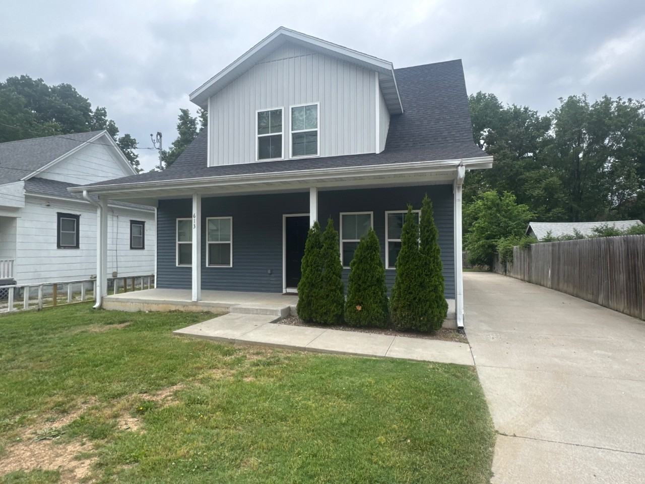 613 W Harrison St - Photo 7 of 18