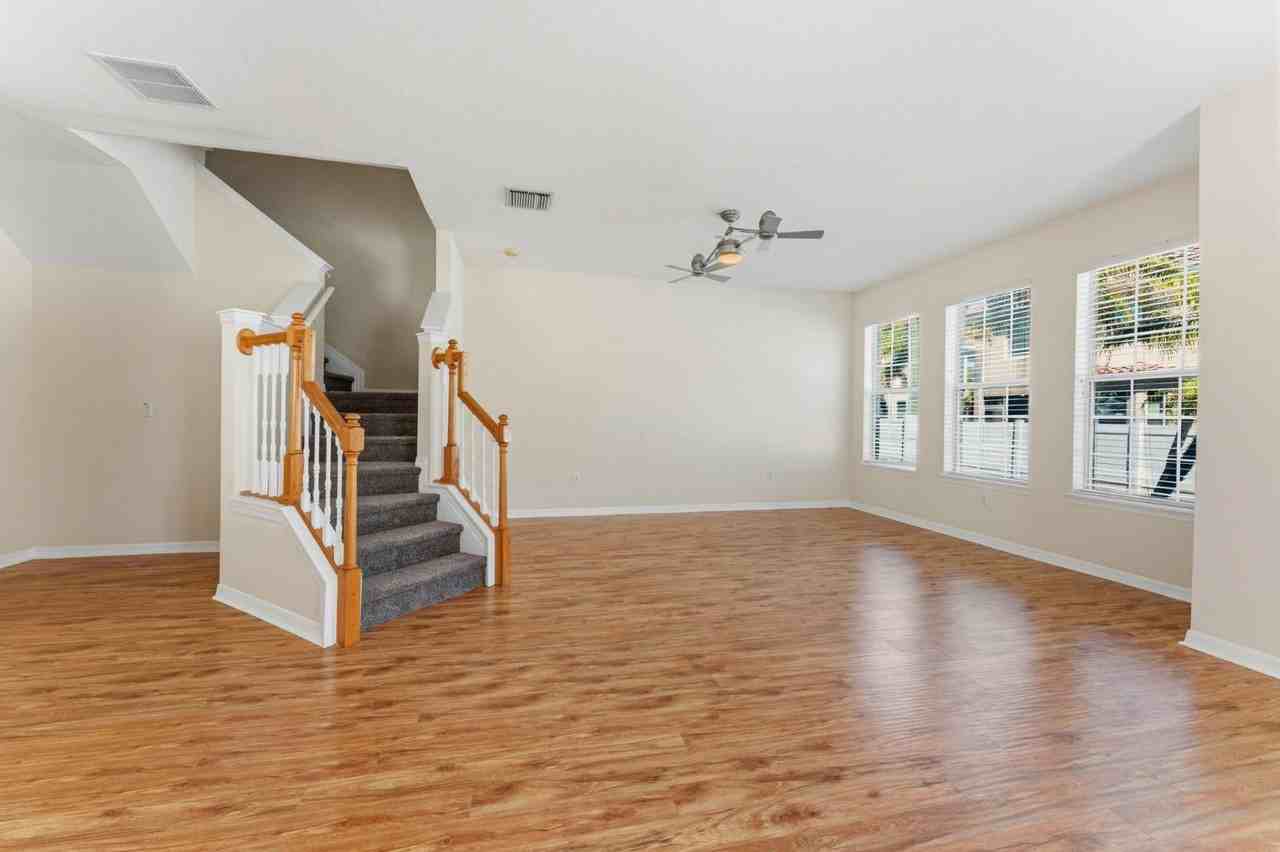 595 52nd Ave N - Photo 4 of 11