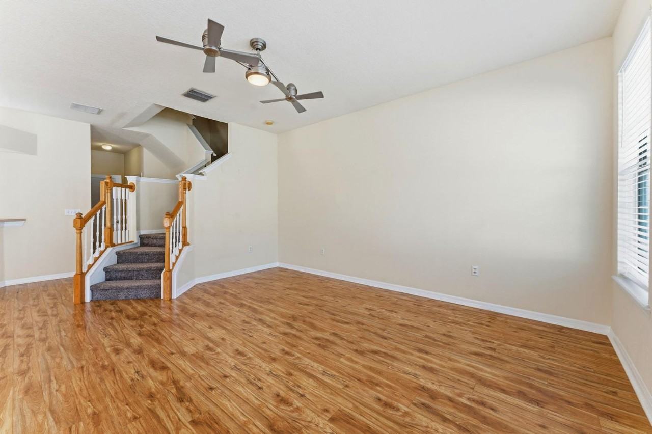 595 52nd Ave N - Photo 5 of 11