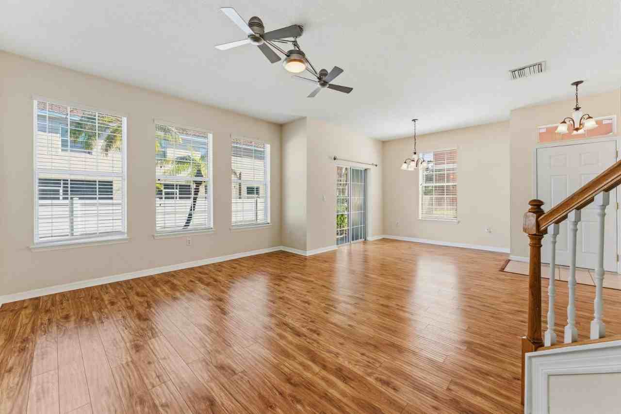 595 52nd Ave N - Photo 6 of 11