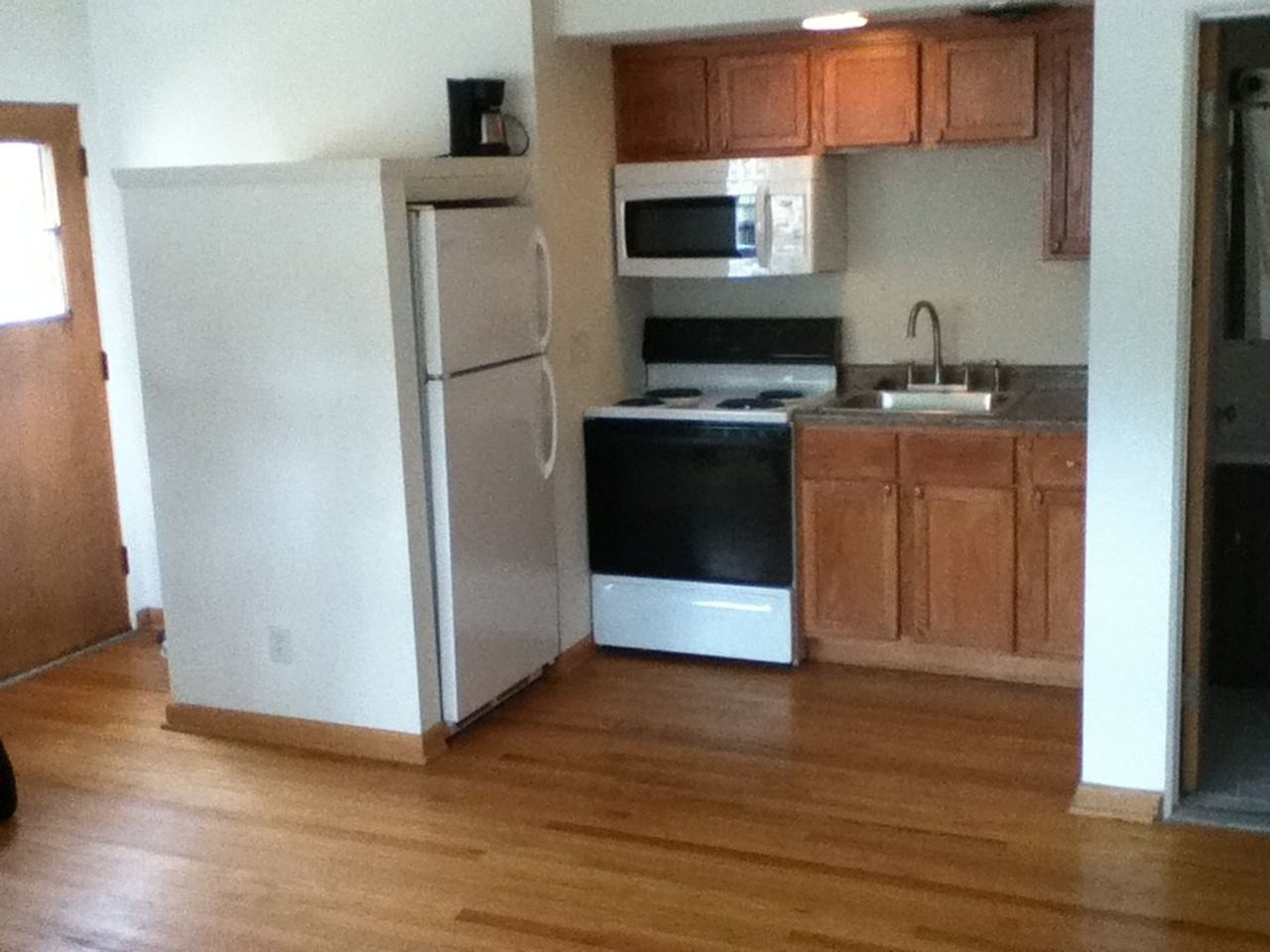 509 Midvale - Photo 3 of 14