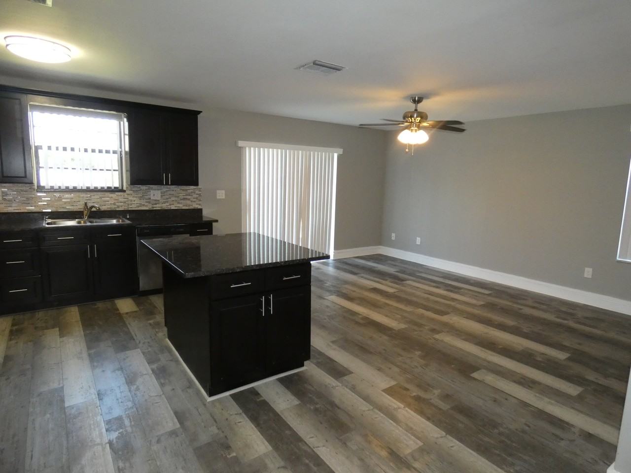 14212 Ne 4th Ave #1 - Photo 5 of 34