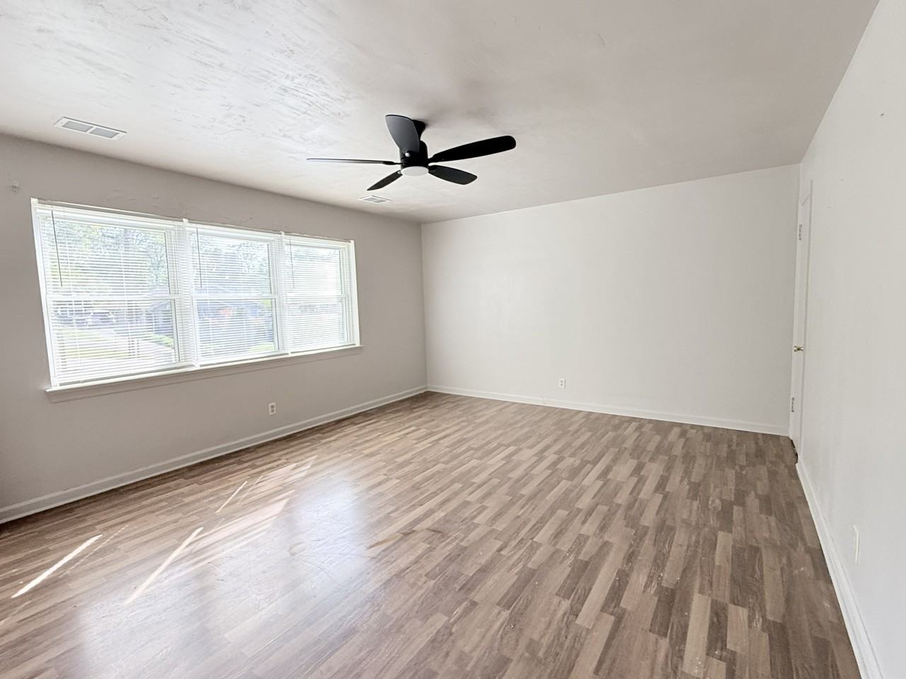 3621 Monte Vista Dr #1 - Photo 3 of 9