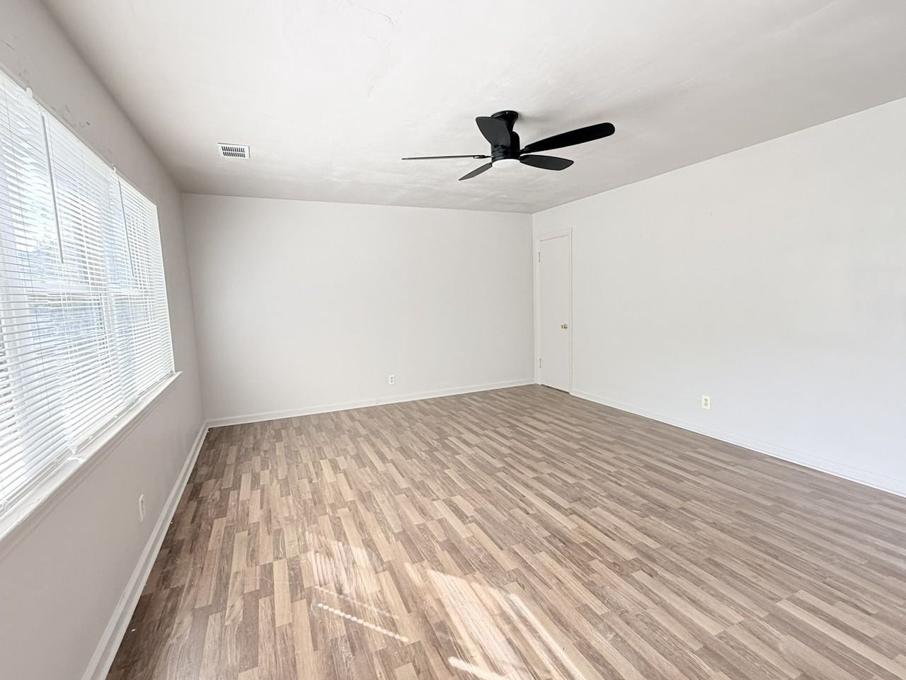 3621 Monte Vista Dr #1 - Photo 4 of 9