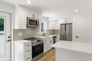 326 Ne 125th St #2 - Photo 1 of 1