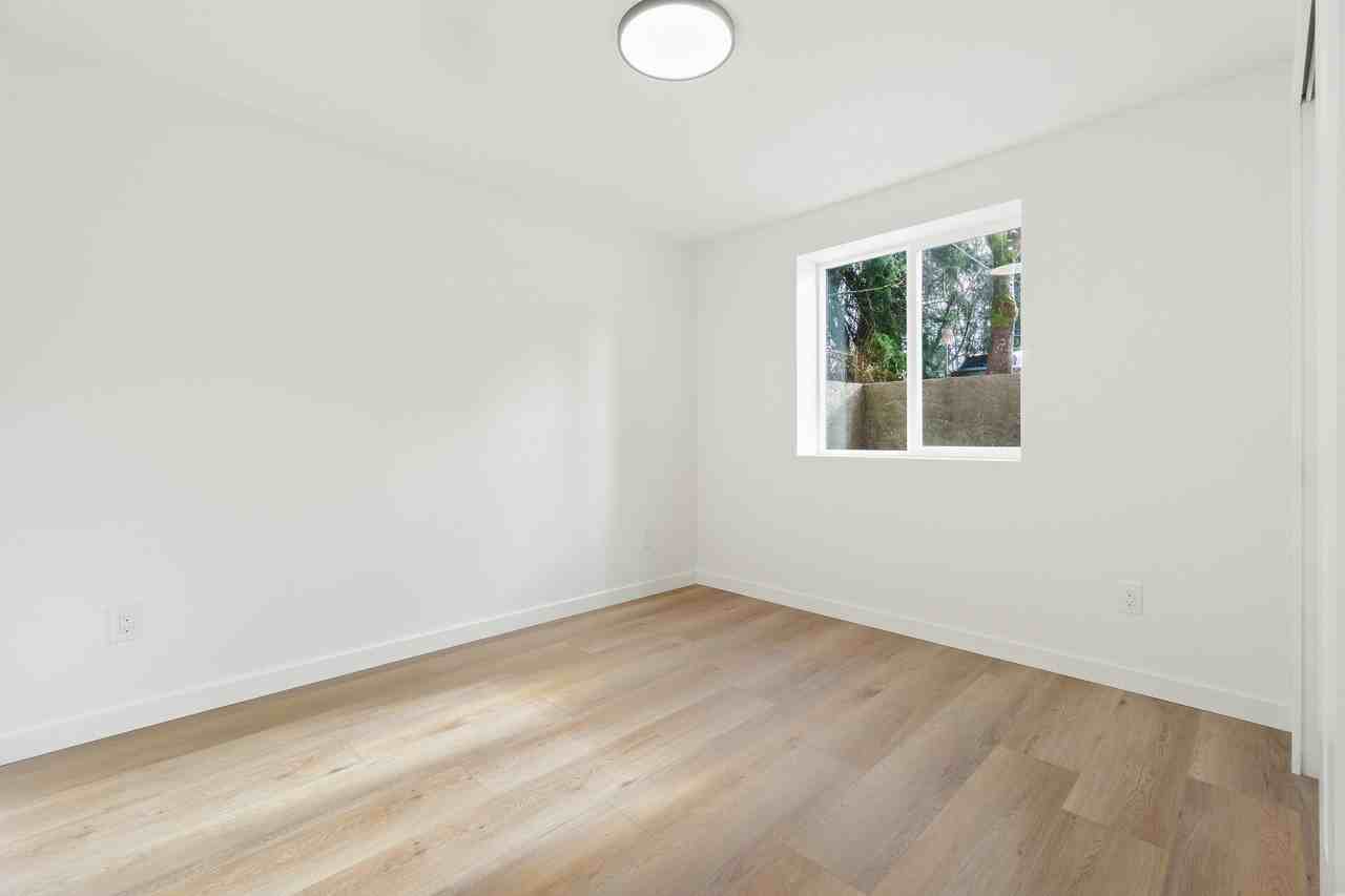 326 Ne 125th St #2 - Photo 6 of 21