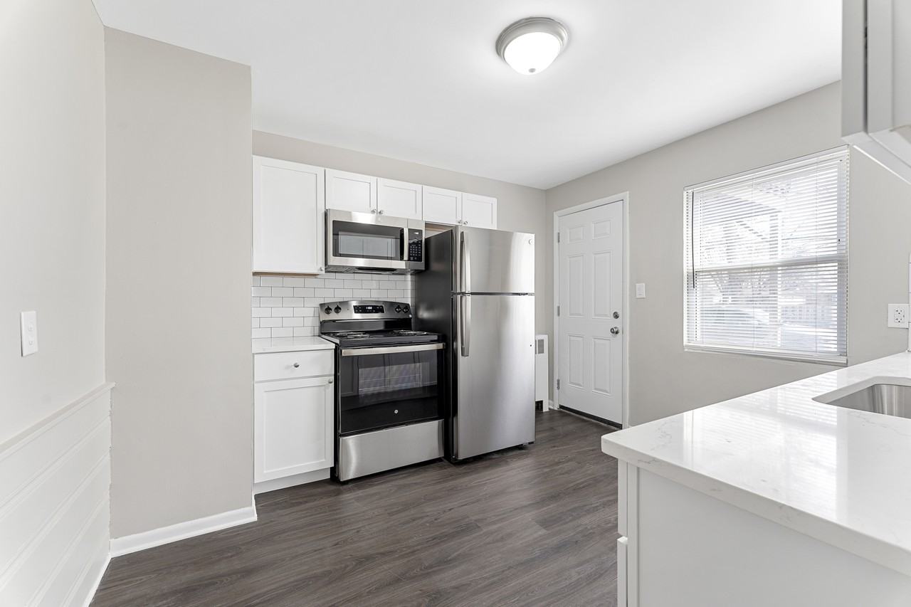 19162 Beech Daly Rd #2UPG - Photo 2 of 10