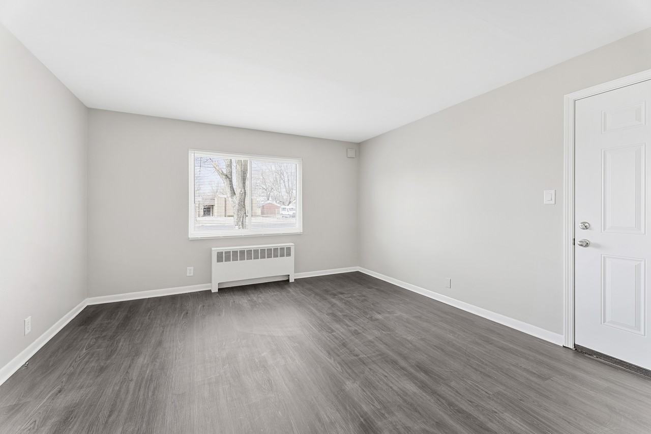 19162 Beech Daly Rd #2UPG - Photo 5 of 10