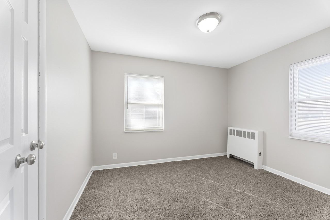 19162 Beech Daly Rd #2UPG - Photo 7 of 10