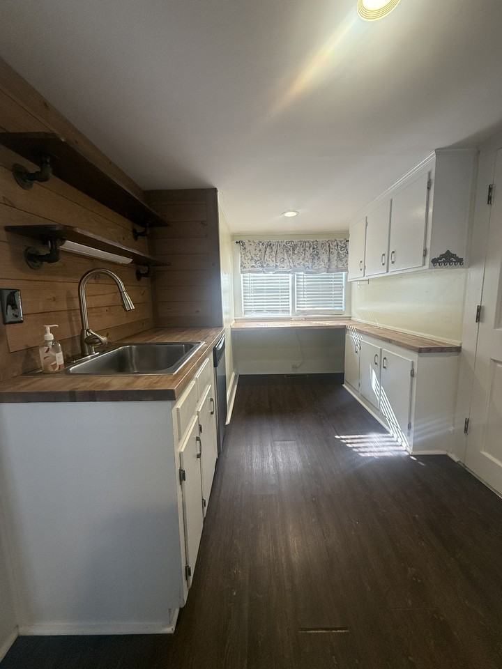 303 W Parrish Dr #1 - Photo 5 of 18