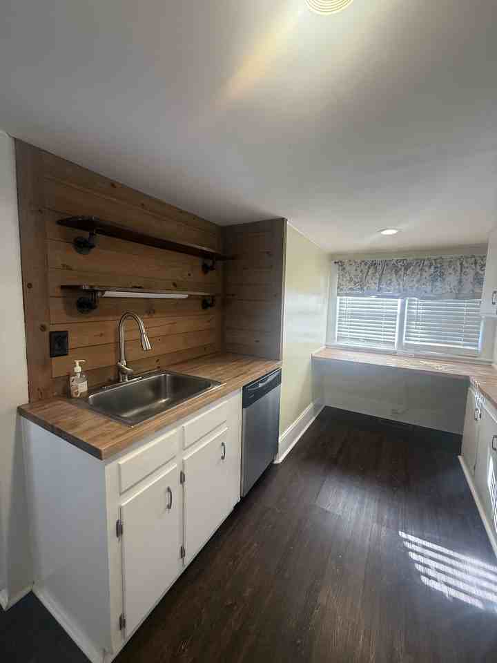 303 W Parrish Dr #1 - Photo 6 of 18