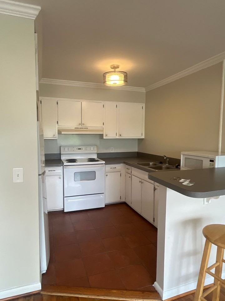 2020 Beech Ave Apt B14 - Photo 3 of 14