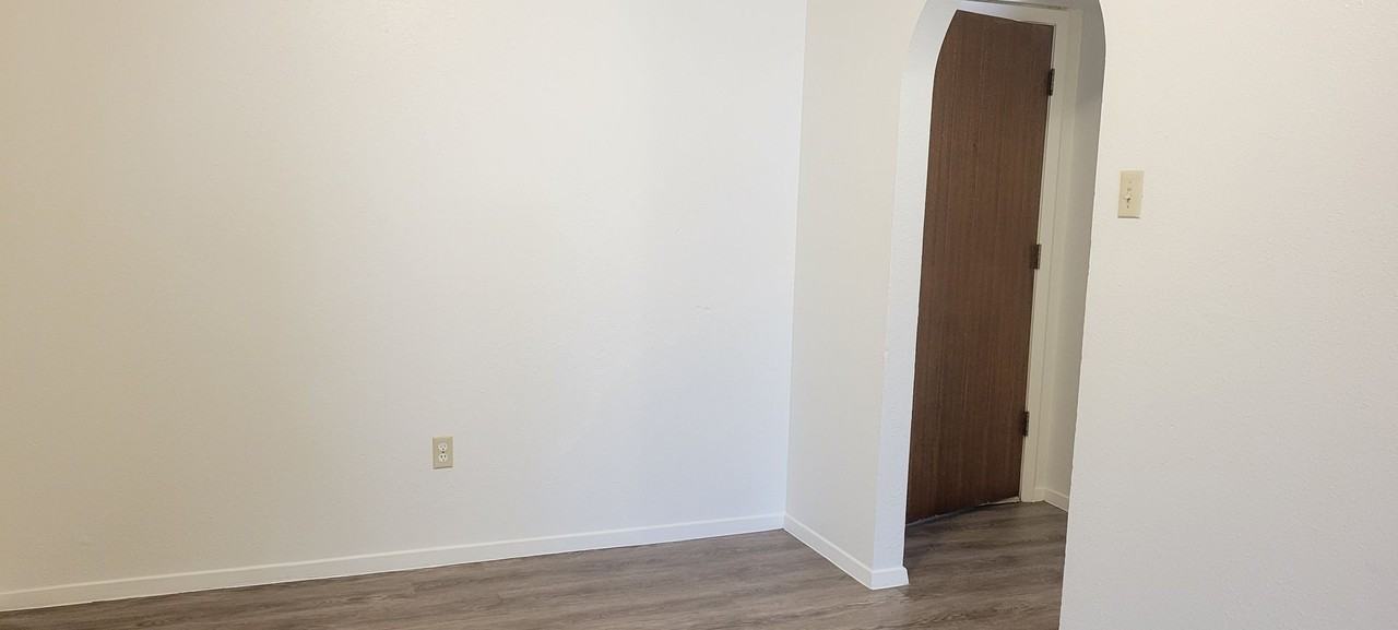 524 Merrill Dr - Photo 5 of 23