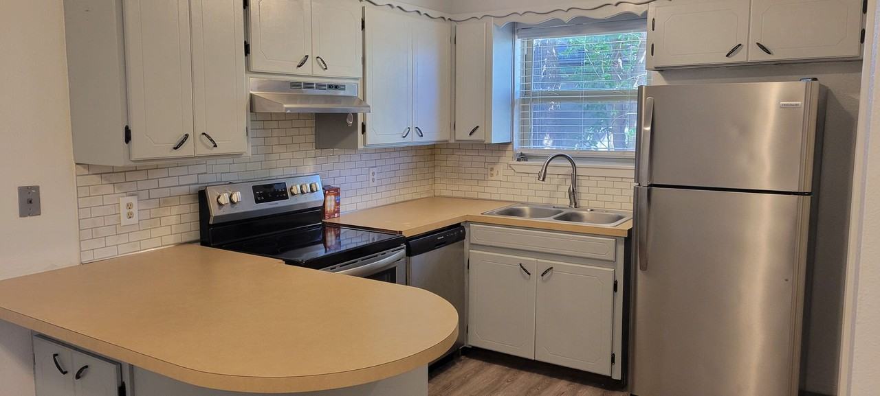 524 Merrill Dr - Photo 7 of 23