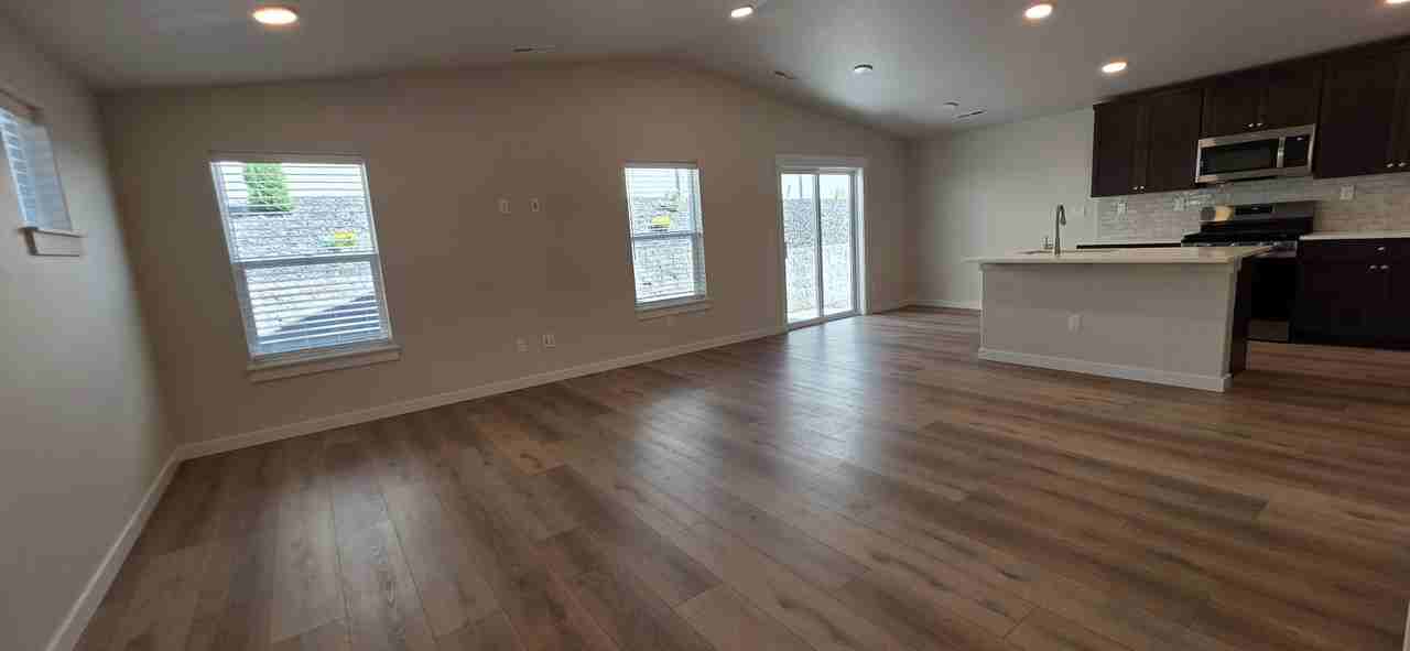 7228 W Rygate Dr #1 - Photo 4 of 18