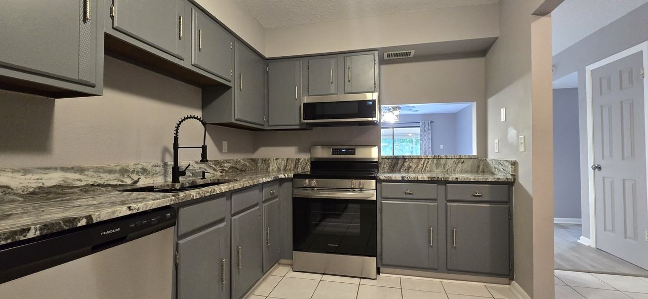 130 East Johnson AvenueUnit 206 #1 - Photo 3 of 13