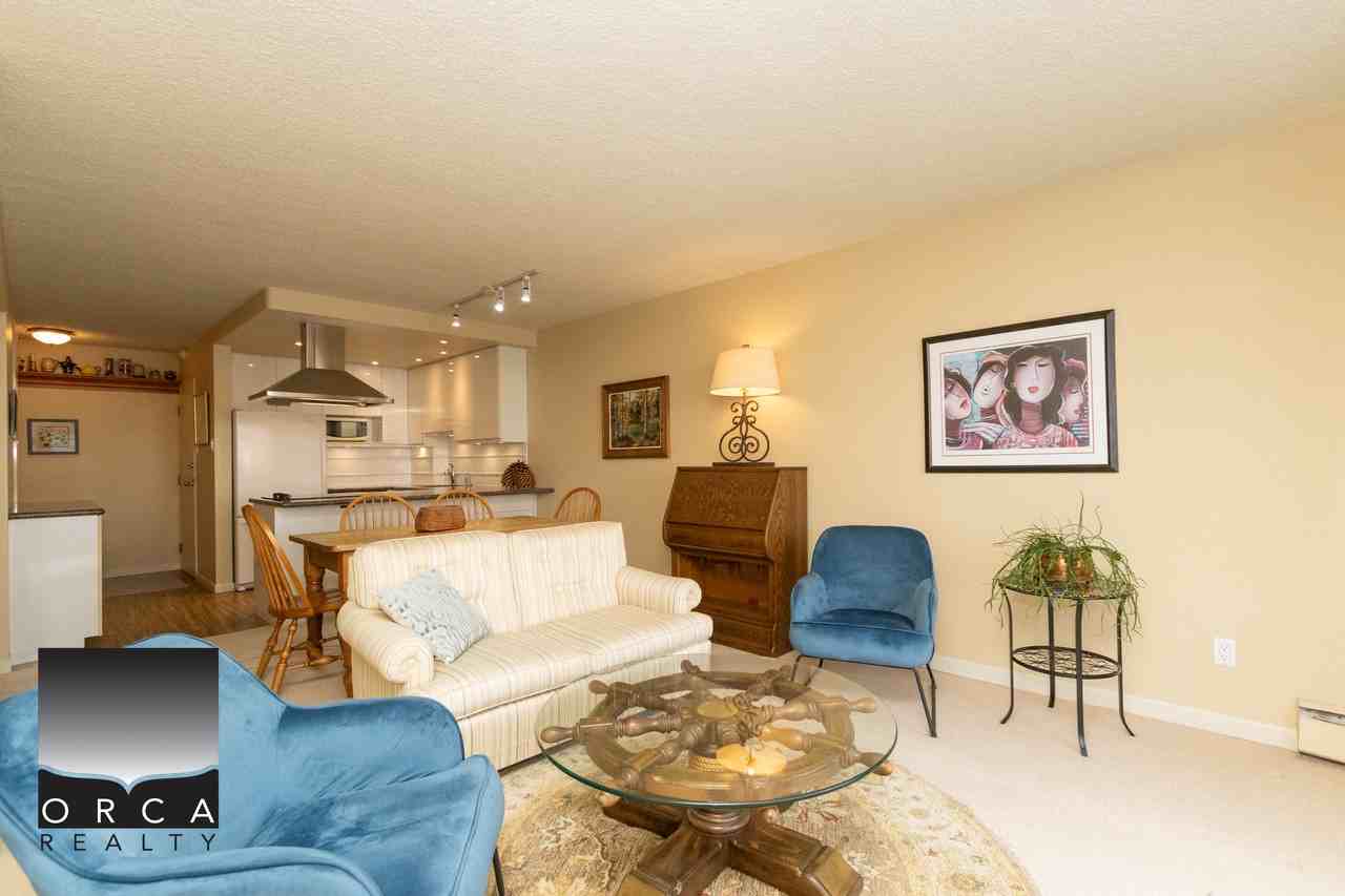 1995 Beach Ave - Photo 4 of 20