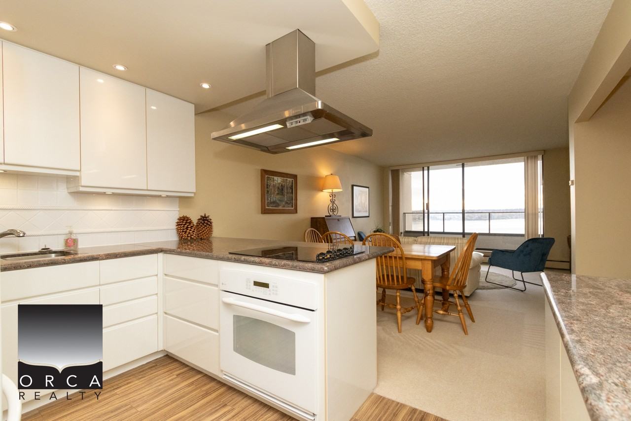 1995 Beach Ave - Photo 5 of 20