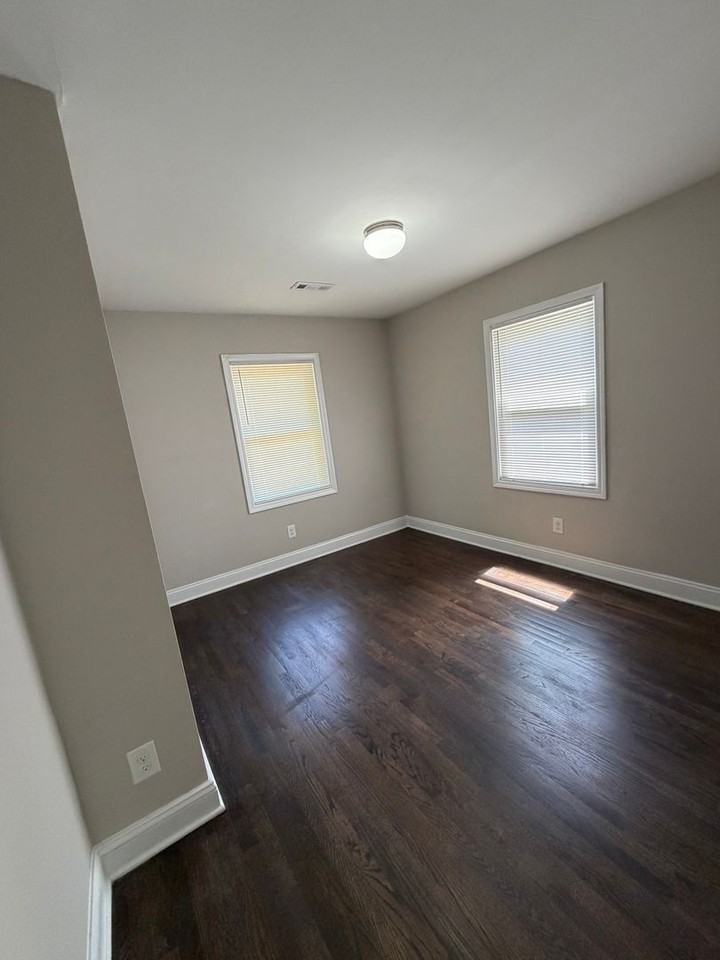 1708 Catherine Simmons Ave - Photo 5 of 7