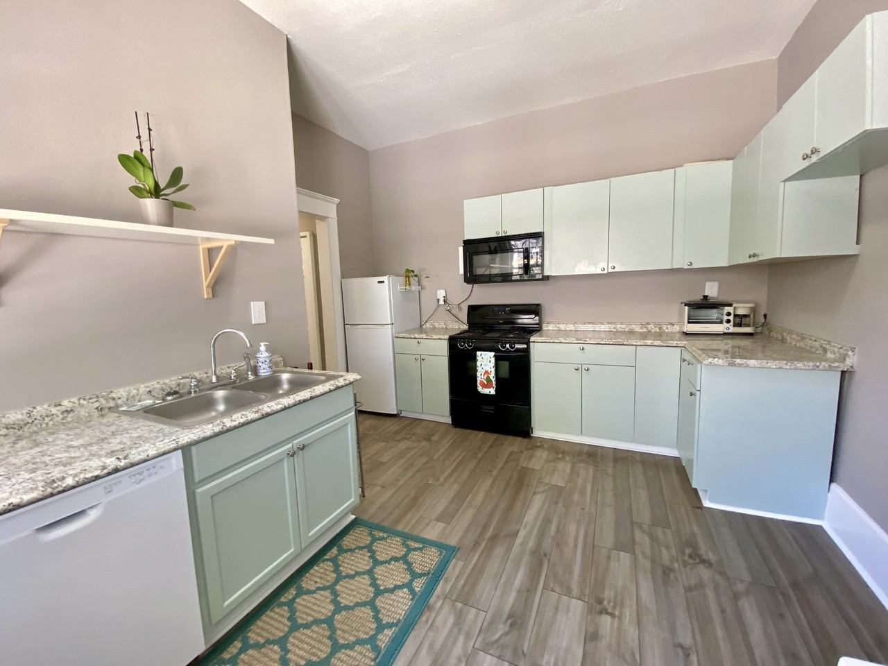 760 Monroe Dr Ne #3 - Photo 7 of 10