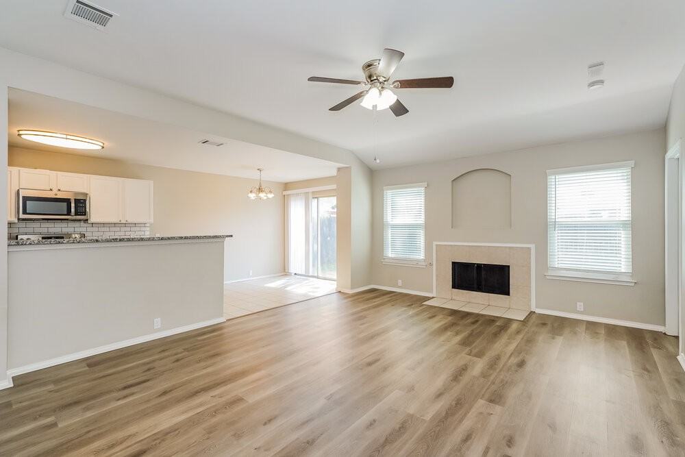 3313 Teasbend Ct - Photo 3 of 16