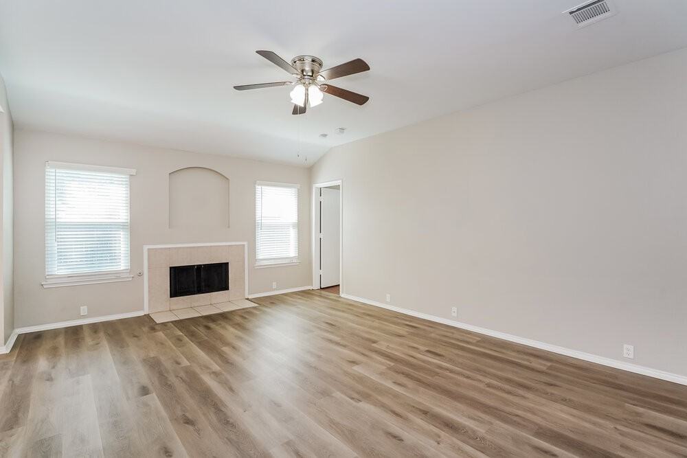 3313 Teasbend Ct - Photo 4 of 16