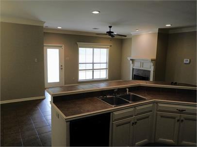 124 Saint Fabian Dr #1 - Photo 4 of 18