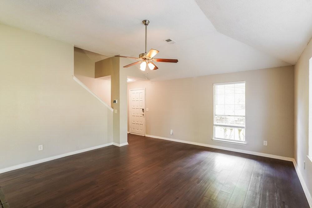 609 Steven Dr - Photo 4 of 17