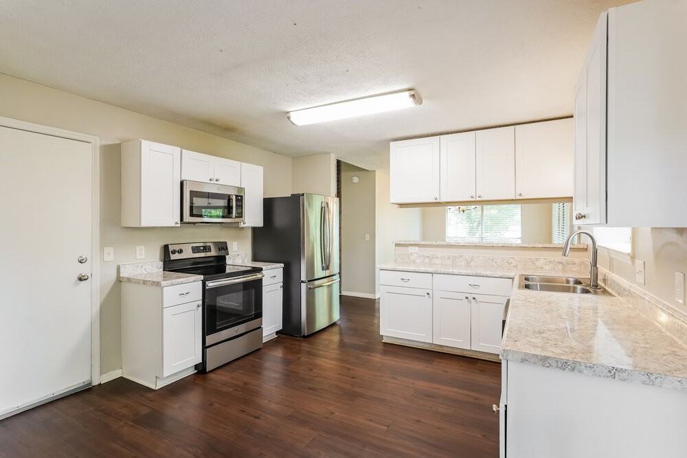 609 Steven Dr - Photo 7 of 17