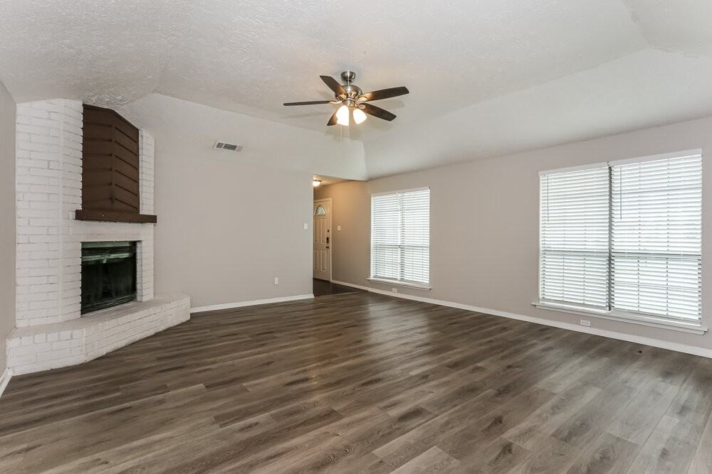 3306 Seaboard Dr - Photo 3 of 16