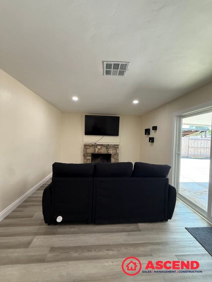 4601 Monitor St - Photo 3 of 16