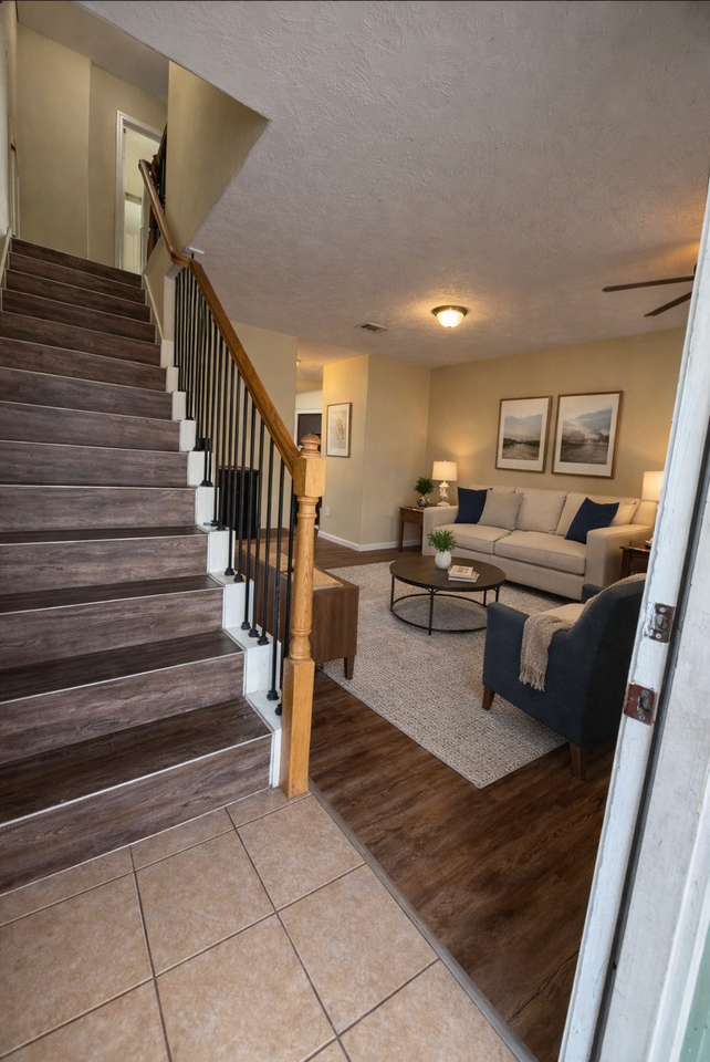 21479 W Wallis Dr Unit B #B - Photo 2 of 9