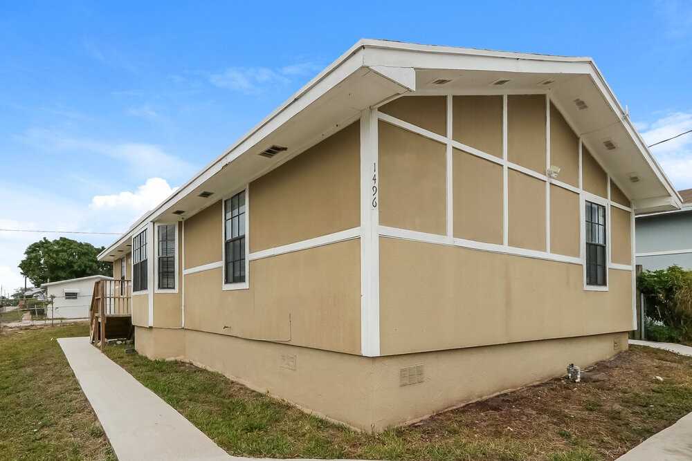 1496 W 31st St - Photo 3 of 16