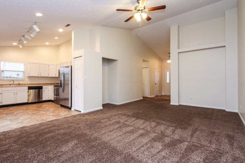 5309 Waterton Lakes Dr - Photo 3 of 15