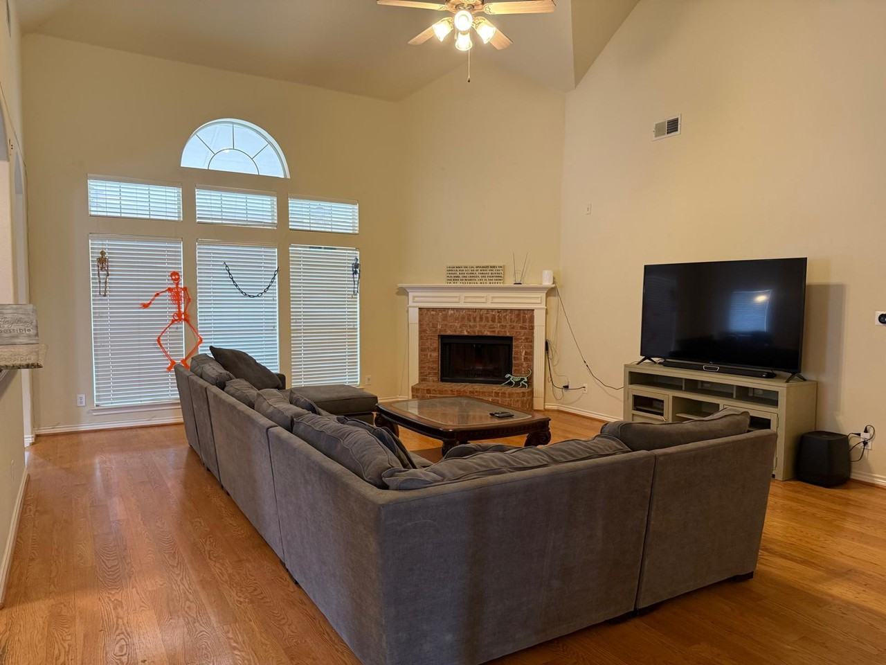 1012 Levant Ln - Photo 2 of 16