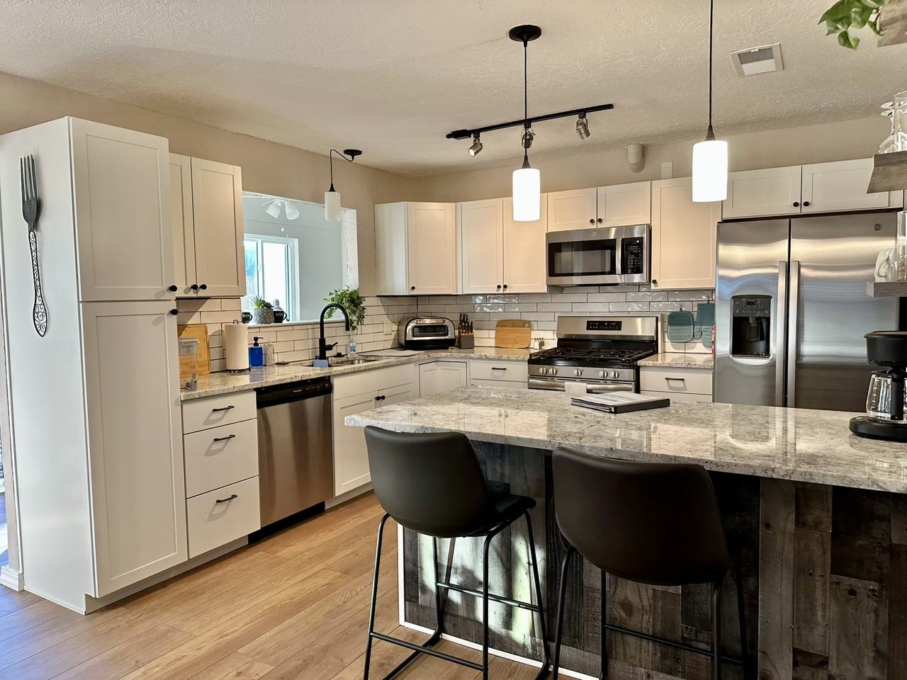 1106 Arias Ave Nw #NA - Photo 4 of 19